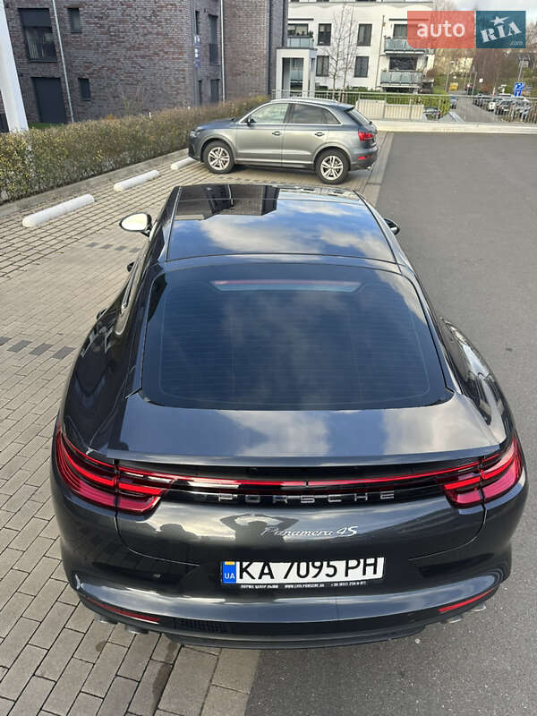 Фастбэк Porsche Panamera 2017 в Львове