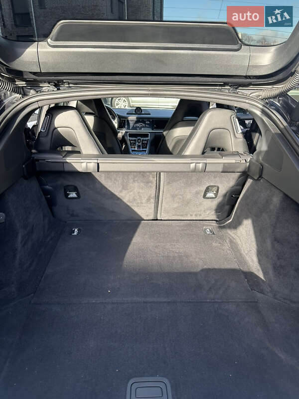 Фастбэк Porsche Panamera 2017 в Львове