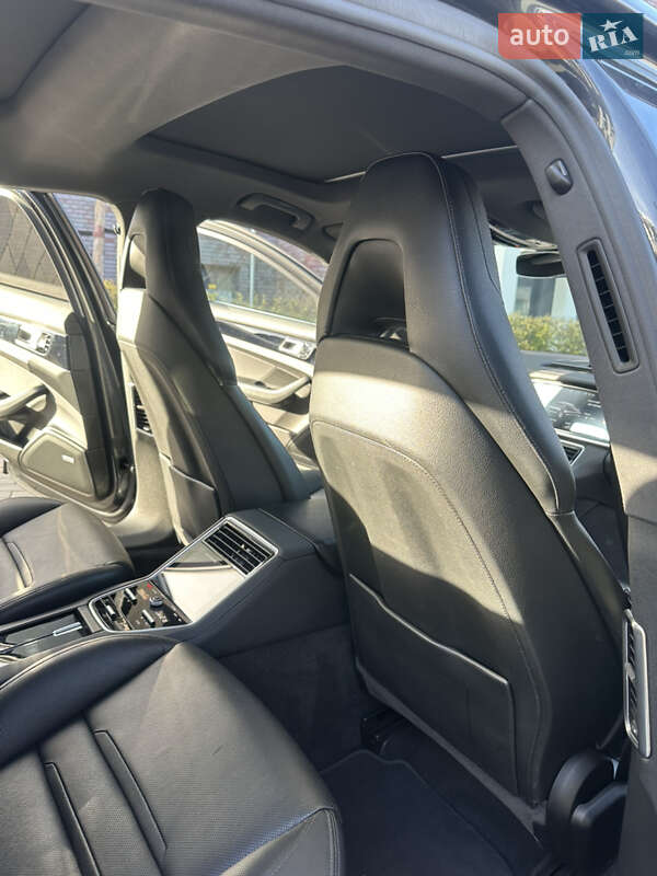 Фастбэк Porsche Panamera 2017 в Львове