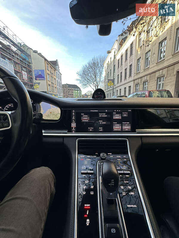 Фастбэк Porsche Panamera 2017 в Львове