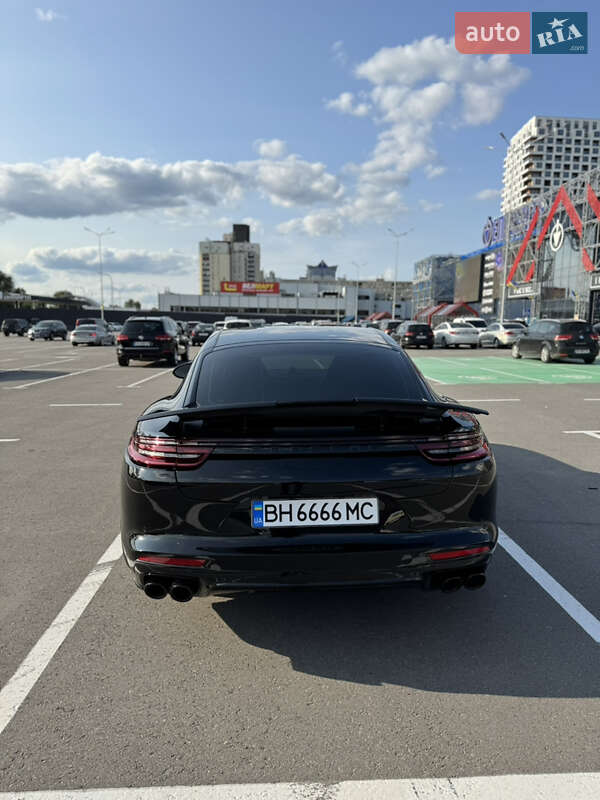 Універсал Porsche Panamera 2019 в Києві