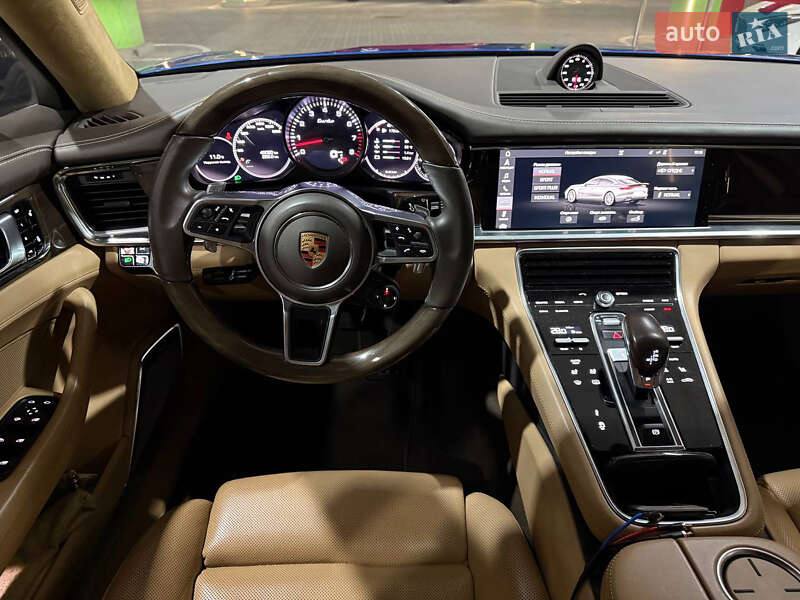 Фастбэк Porsche Panamera 2017 в Киеве фото 5 Фастбэк Porsche Panamera 2017 в Киеве