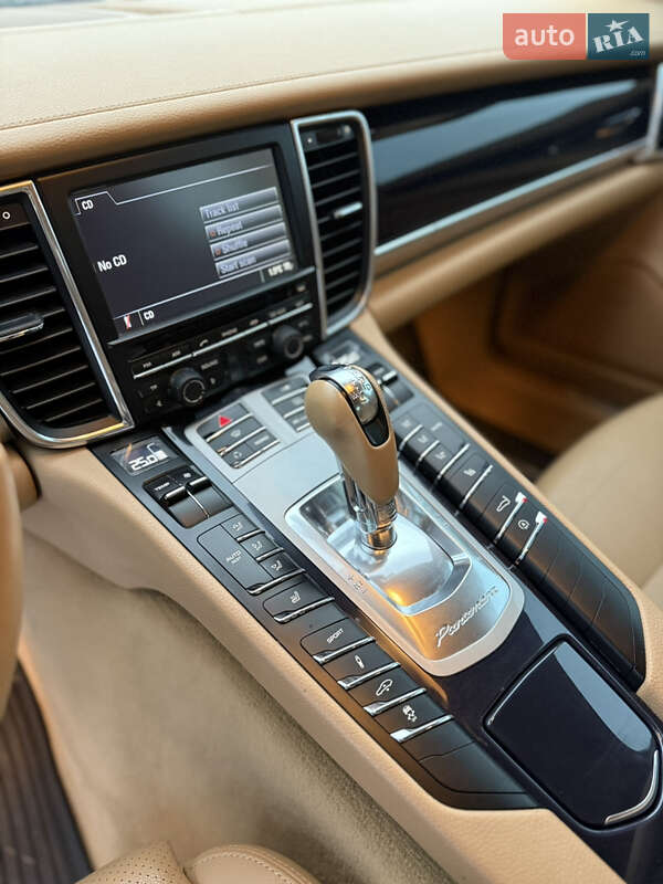 Фастбэк Porsche Panamera 2010 в Киеве