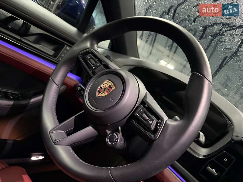 Фастбэк Porsche Panamera 2024 в Киеве фото 41 Фастбэк Porsche Panamera 2024 в Киеве