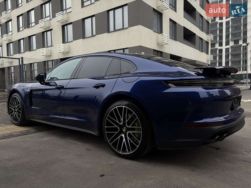 Фастбэк Porsche Panamera 2024 в Киеве фото 79 Фастбэк Porsche Panamera 2024 в Киеве