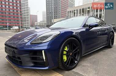 Фастбэк Porsche Panamera 2024 в Киеве