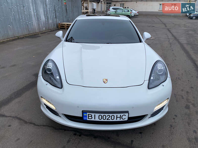 Фастбек Porsche Panamera 2010 в Кривому Розі