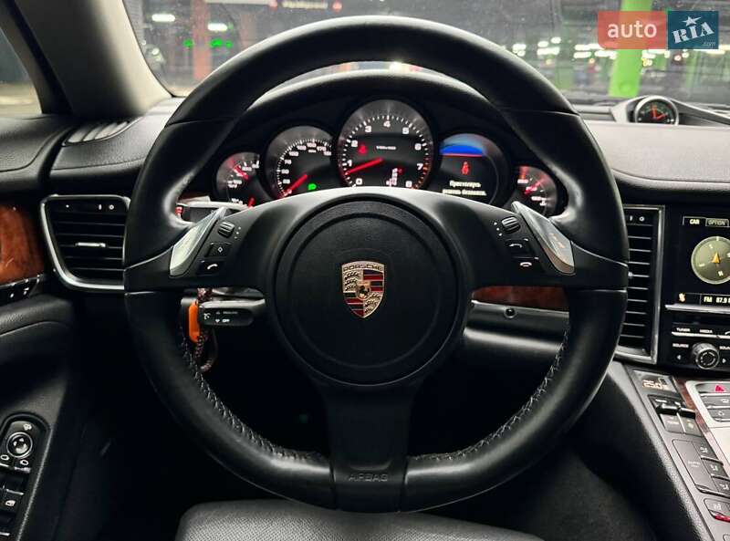 Фастбек Porsche Panamera 2012 в Києві фото 19 Фастбек Porsche Panamera 2012 в Києві