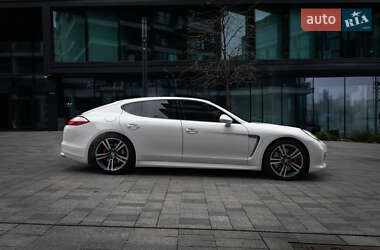 Фастбек Porsche Panamera 2011 в Києві