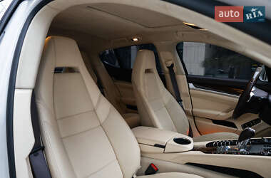 Фастбек Porsche Panamera 2011 в Києві