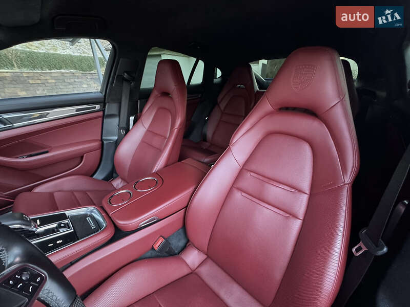 Фастбек Porsche Panamera 2018 в Тернополі