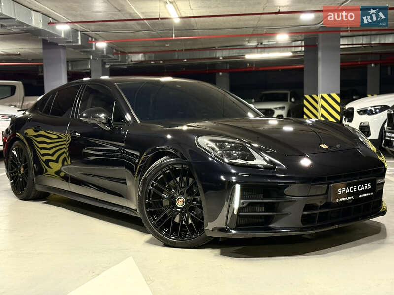 Фастбэк Porsche Panamera 2023 в Киеве