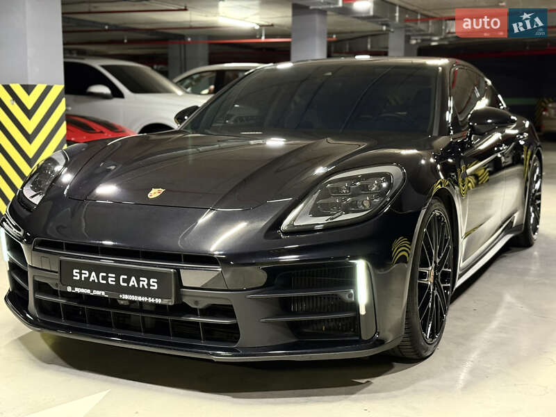 Фастбэк Porsche Panamera 2023 в Киеве