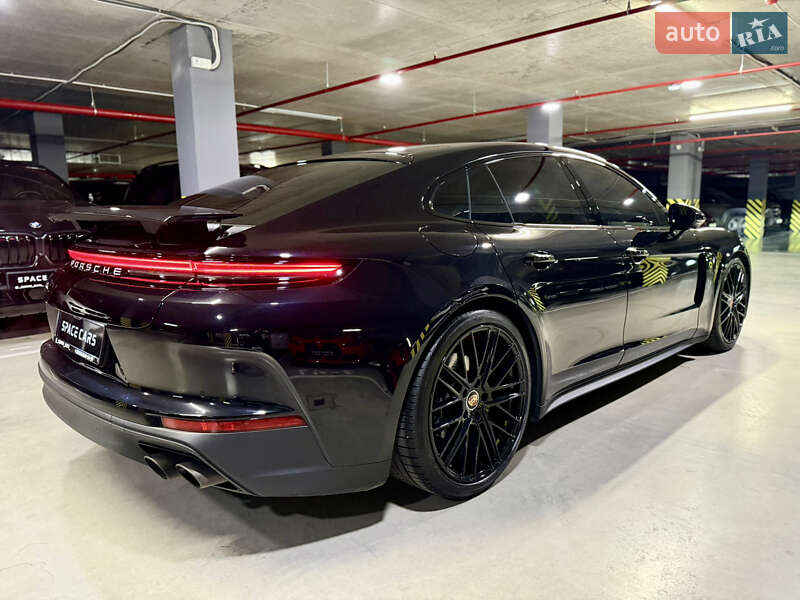 Фастбэк Porsche Panamera 2023 в Киеве