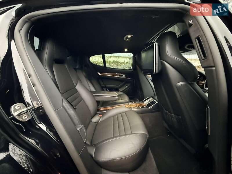 Фастбек Porsche Panamera 2016 в Києві