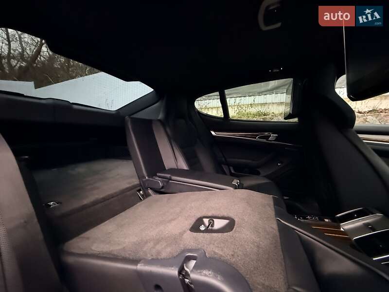 Фастбек Porsche Panamera 2016 в Києві