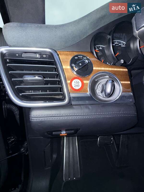 Фастбек Porsche Panamera 2016 в Києві