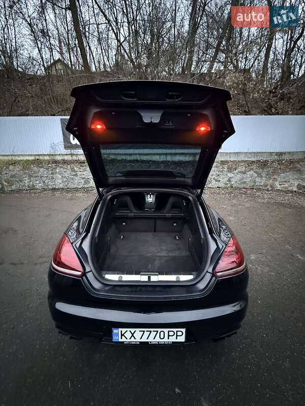 Фастбек Porsche Panamera 2016 в Києві