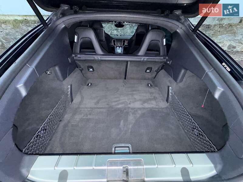 Фастбек Porsche Panamera 2016 в Києві