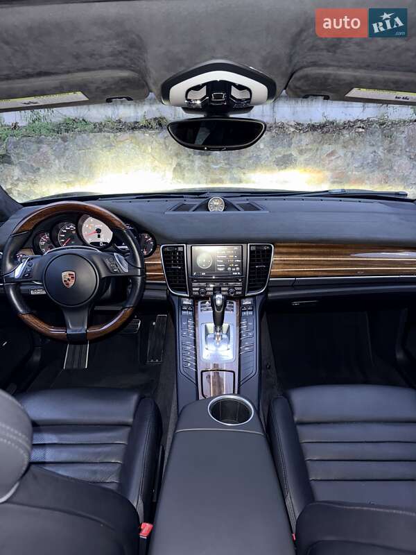 Фастбек Porsche Panamera 2016 в Києві