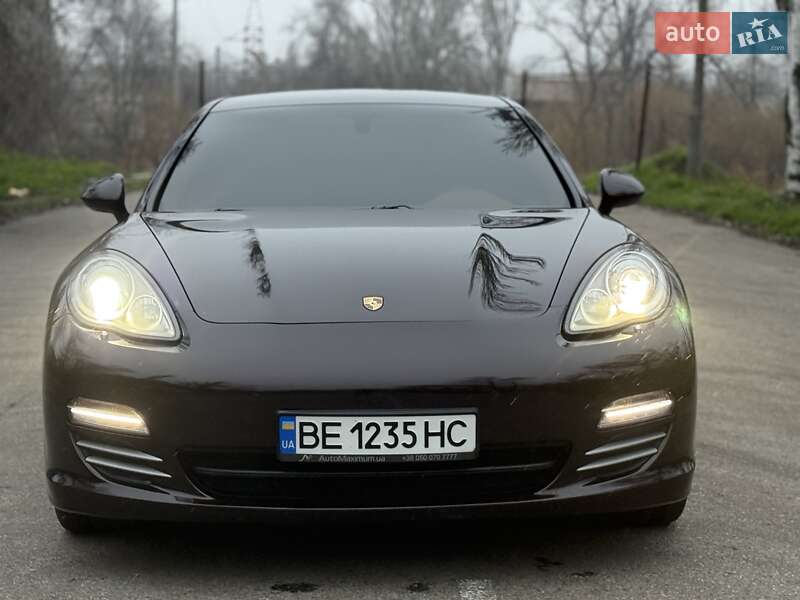 Фастбэк Porsche Panamera 2012 в Кривом Роге фото 13 Фастбэк Porsche Panamera 2012 в Кривом Роге