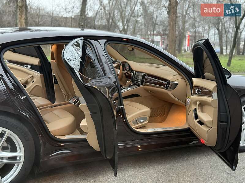 Фастбэк Porsche Panamera 2012 в Кривом Роге фото 27 Фастбэк Porsche Panamera 2012 в Кривом Роге