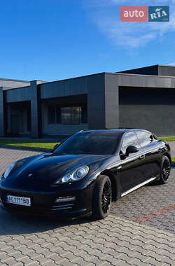 Фастбек Porsche Panamera 2011 в Мукачевому