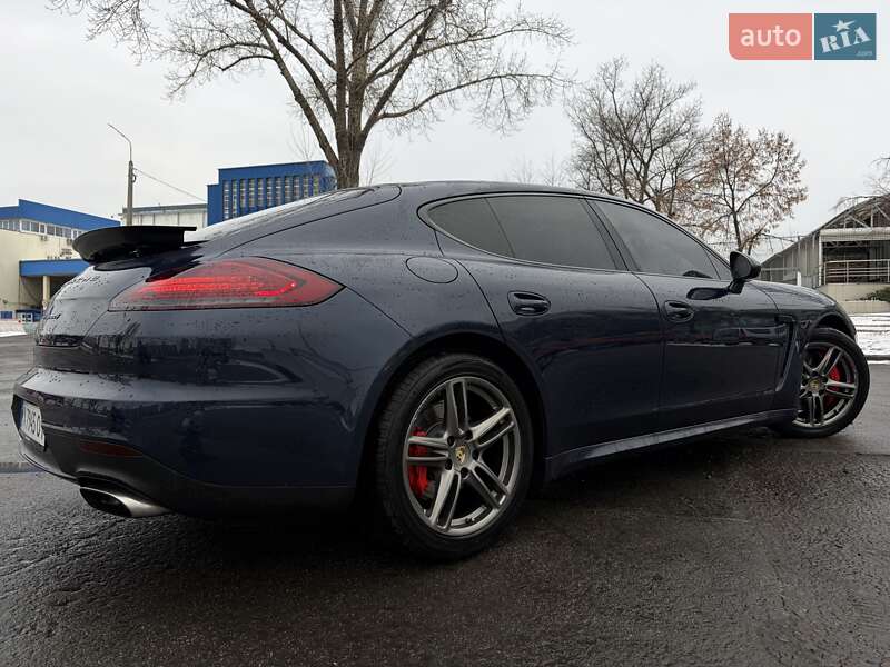 Фастбек Porsche Panamera 2013 в Києві фото 55 Фастбек Porsche Panamera 2013 в Києві