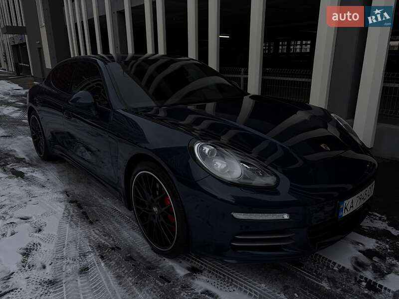 Фастбек Porsche Panamera 2013 в Києві фото 68 Фастбек Porsche Panamera 2013 в Києві
