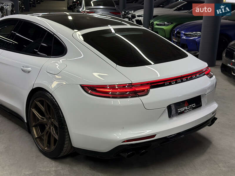 Фастбек Porsche Panamera 2017 в Одесі