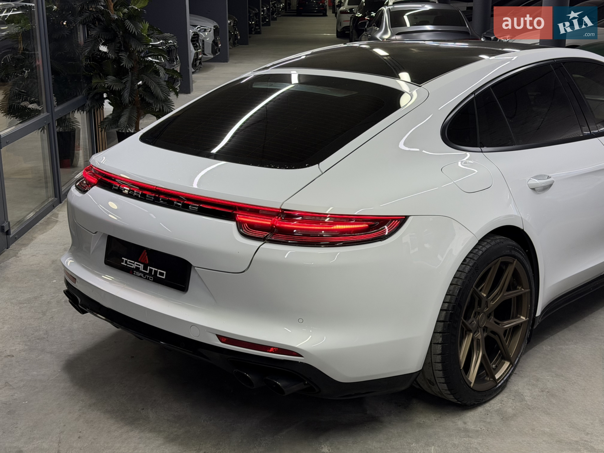 2017 Porsche Panamera - мініатюра 16