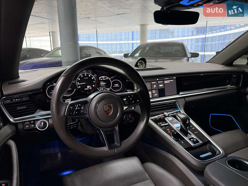 Фастбек Porsche Panamera 2017 в Одесі