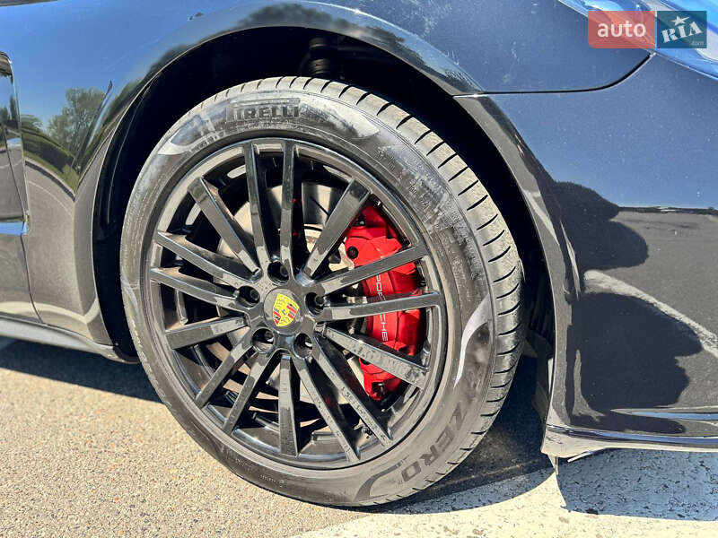 Фастбэк Porsche Panamera 2016 в Киеве