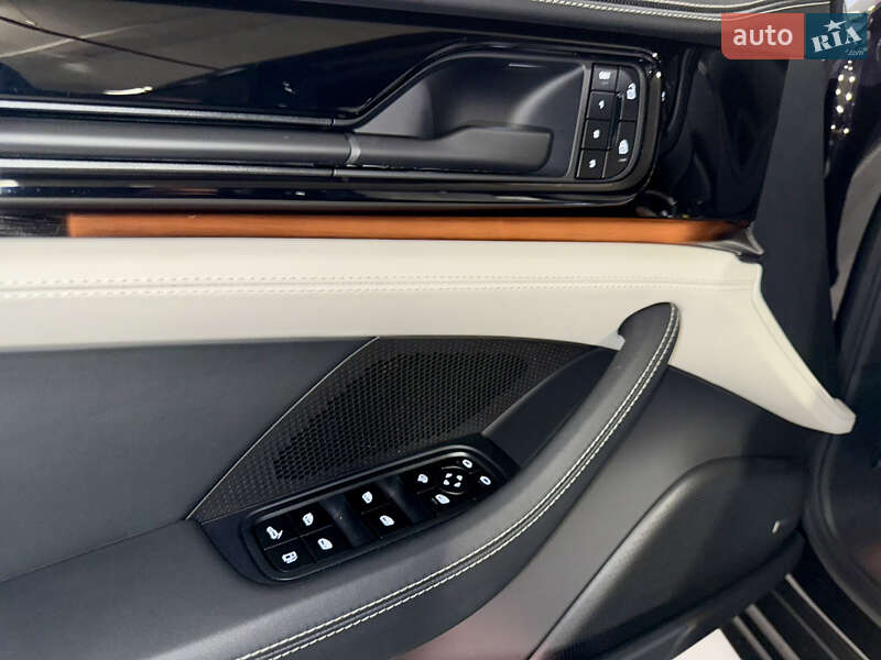 Фастбэк Porsche Panamera 2024 в Киеве