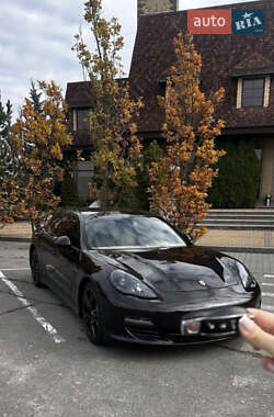 Фастбек Porsche Panamera 2011 в Харкові