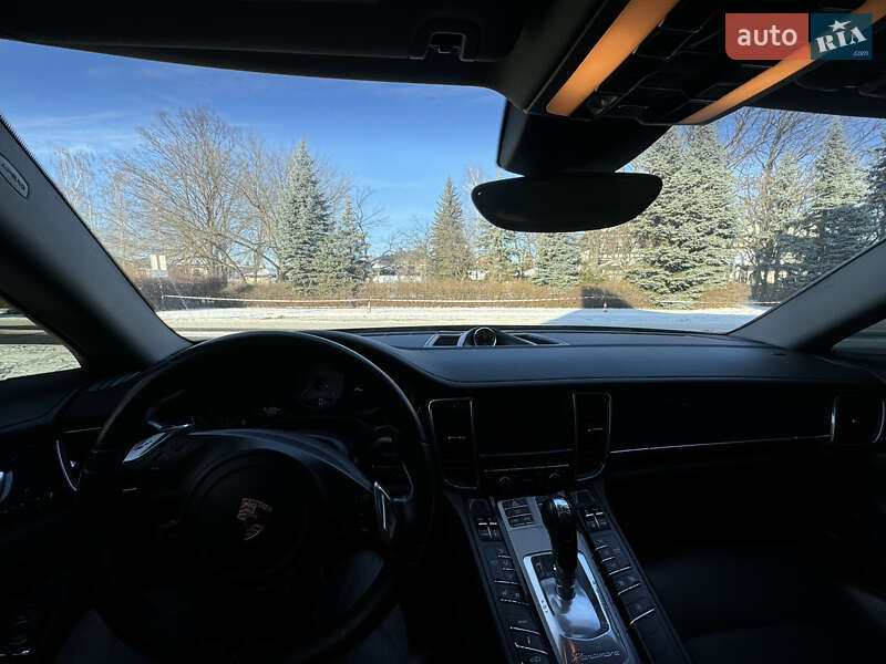 Фастбэк Porsche Panamera 2013 в Киеве