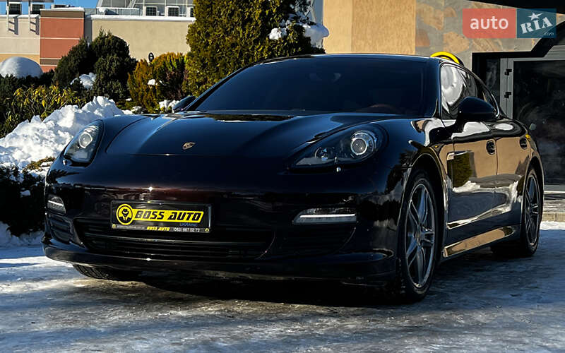 Фастбэк Porsche Panamera 2013 в Львове