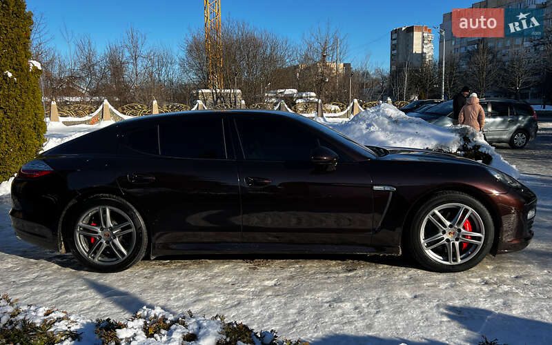 Фастбэк Porsche Panamera 2013 в Львове