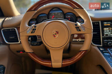 Фастбэк Porsche Panamera 2013 в Львове