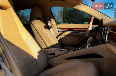 Фастбэк Porsche Panamera 2013 в Львове