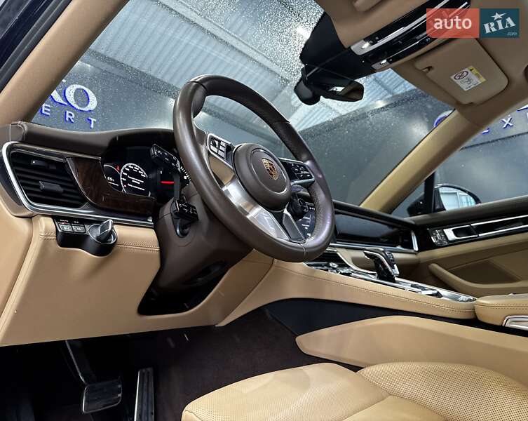 Фастбэк Porsche Panamera 2017 в Киеве фото 23 Фастбэк Porsche Panamera 2017 в Киеве