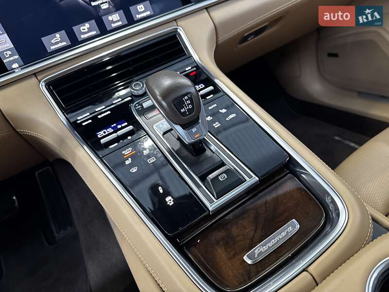 Фастбэк Porsche Panamera 2017 в Киеве фото 31 Фастбэк Porsche Panamera 2017 в Киеве