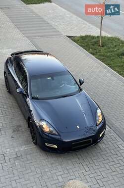 Седан Porsche Panamera 2012 в Одессе