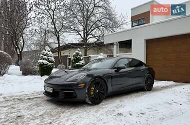 Фастбек Porsche Panamera 2017 в Києві