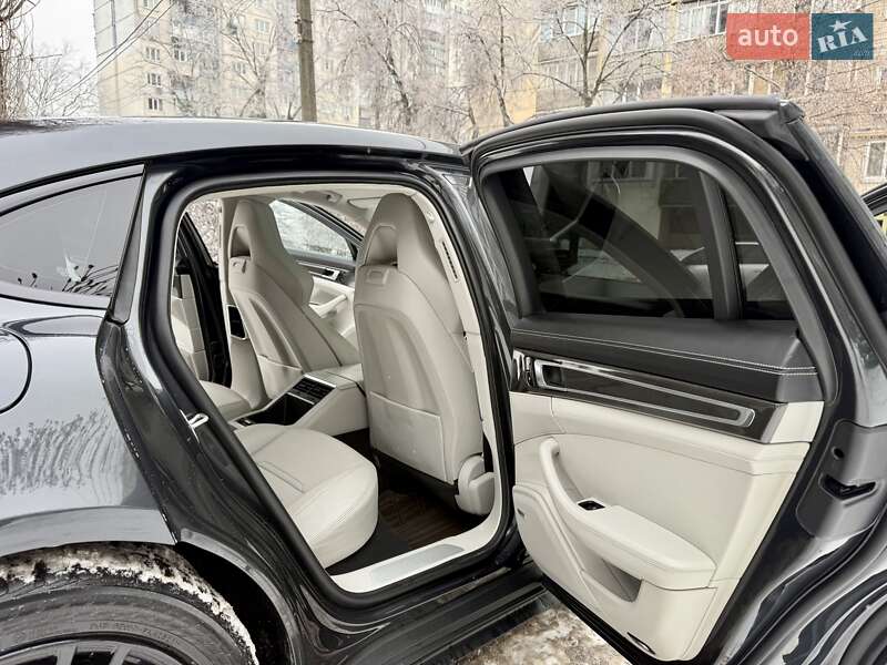 Фастбэк Porsche Panamera 2017 в Киеве фото 40 Фастбэк Porsche Panamera 2017 в Киеве