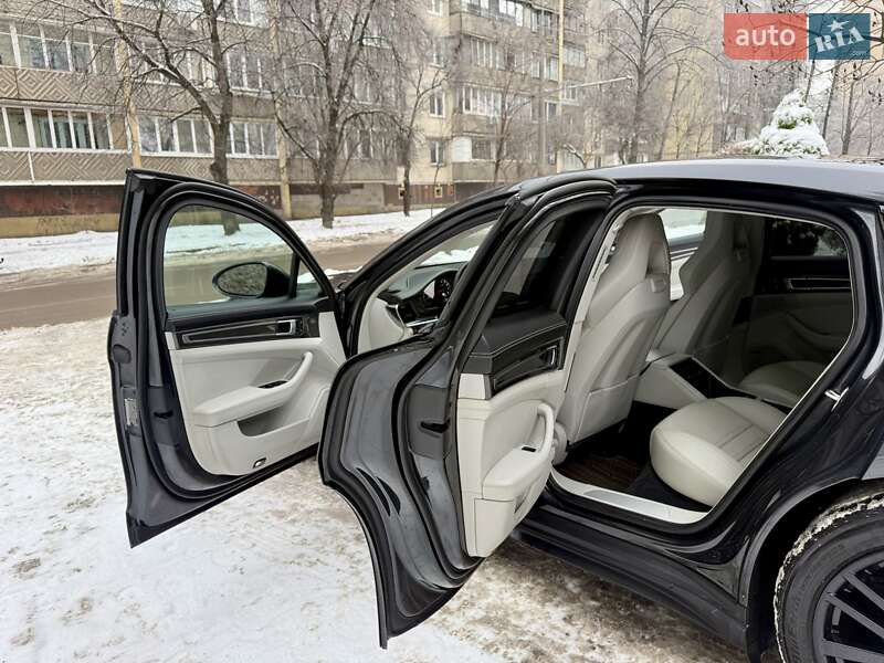 Фастбэк Porsche Panamera 2017 в Киеве фото 46 Фастбэк Porsche Panamera 2017 в Киеве