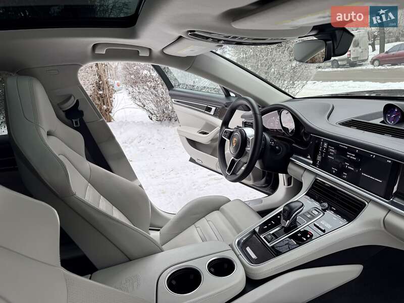 Фастбэк Porsche Panamera 2017 в Киеве фото 60 Фастбэк Porsche Panamera 2017 в Киеве