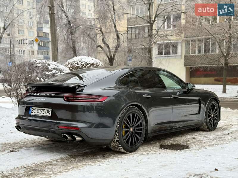 Фастбэк Porsche Panamera 2017 в Киеве фото 82 Фастбэк Porsche Panamera 2017 в Киеве