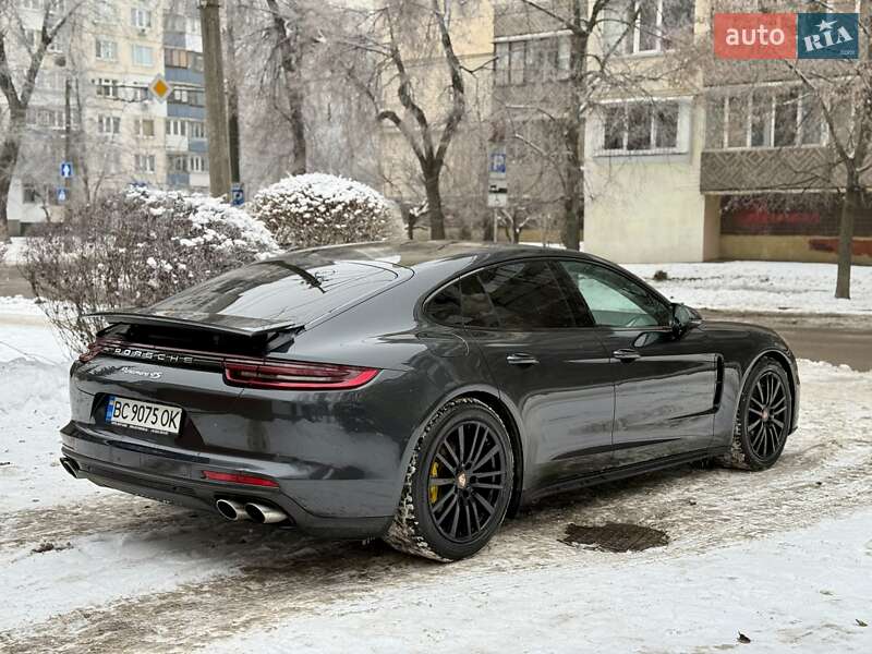 Фастбэк Porsche Panamera 2017 в Киеве фото 83 Фастбэк Porsche Panamera 2017 в Киеве