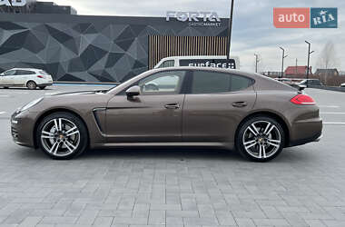 Фастбэк Porsche Panamera 2014 в Луцке